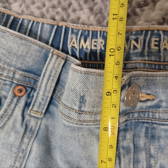 American Eagle Size 10 Light Wash Next Level Stretch Cuffed Denim Jean Shorts - Picture 7 of 7